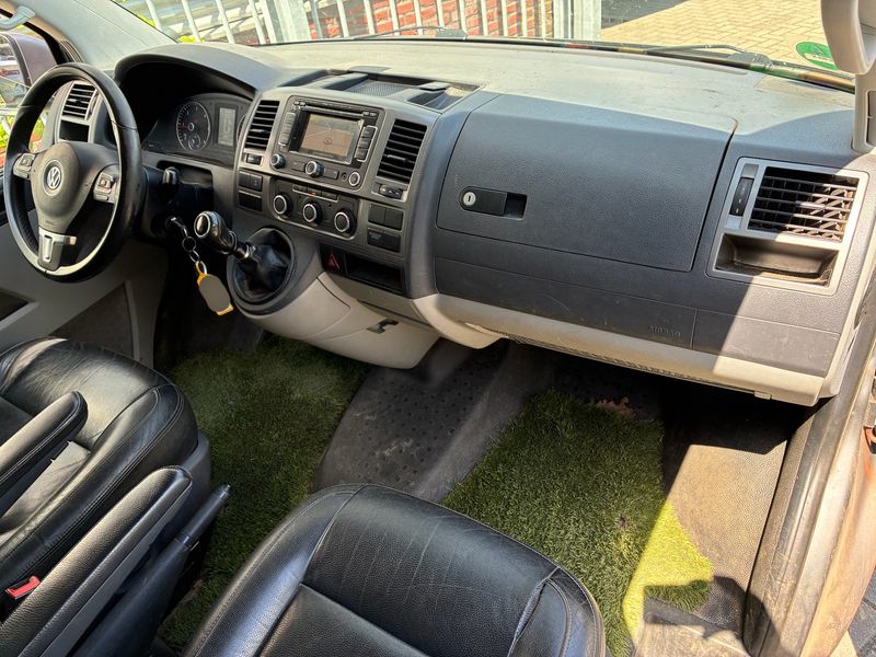 Volkswagen T5 Transporter 2.0 TDI Kasten Edition 2013 – снимка 11