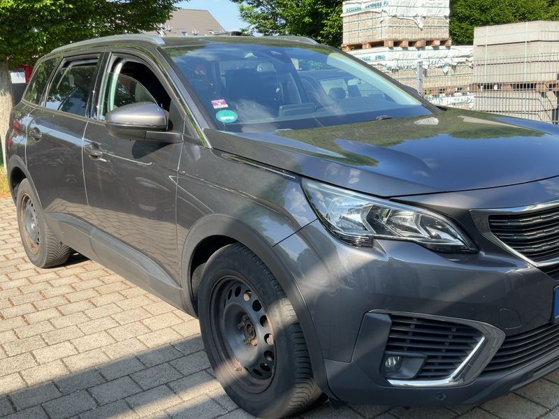 Peugeot 5008 1.2 PureTech Active 2019 – снимка 12