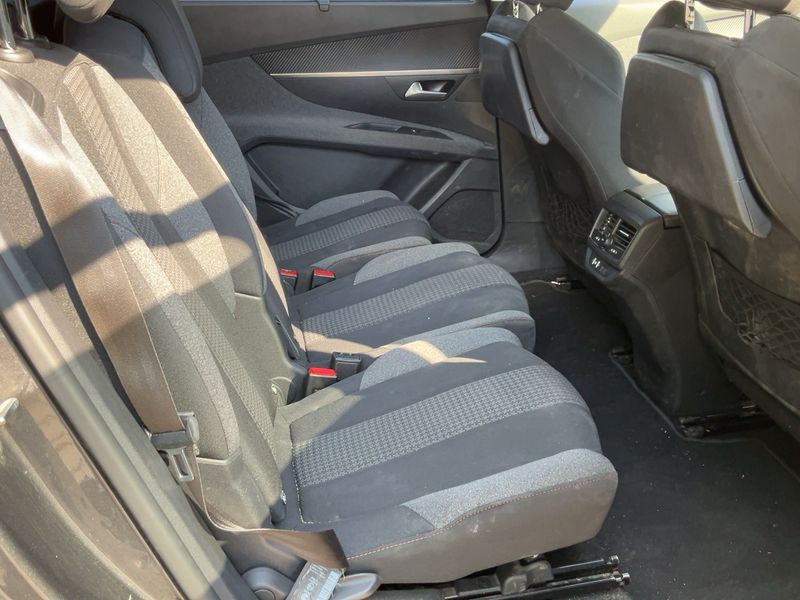Peugeot 5008 1.2 PureTech Active 2019 – снимка 19