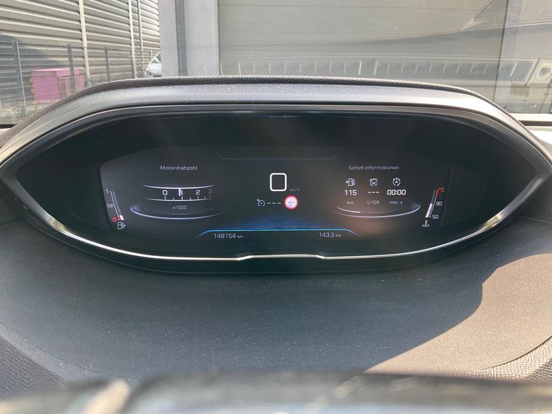 Peugeot 5008 1.2 PureTech Active 2019 – снимка 18