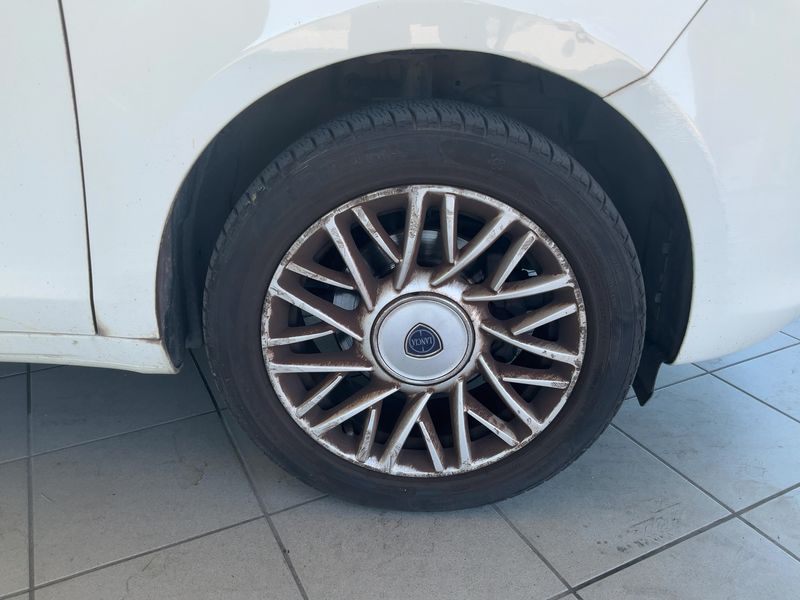 Lancia Ypsilon 1.2 Gold 2013 – снимка 11