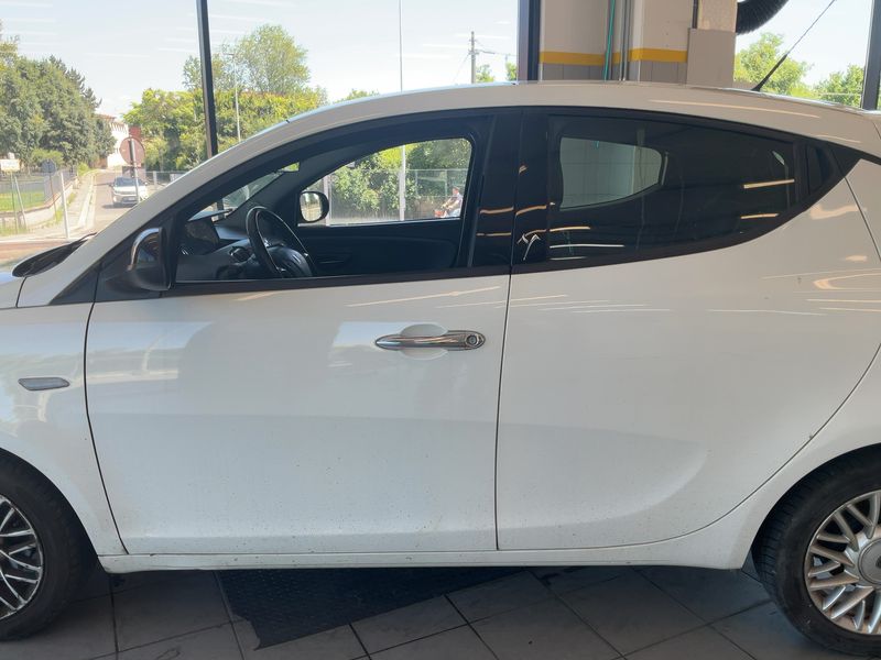 Lancia Ypsilon 1.2 Gold 2013 – снимка 4