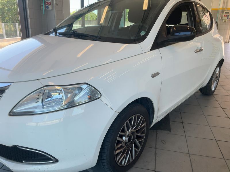 Lancia Ypsilon 1.2 Gold 2013 – снимка 2