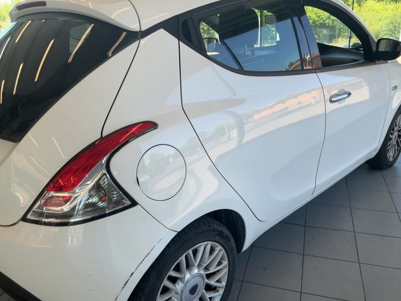 Lancia Ypsilon 1.2 Gold 2013 – снимка 8