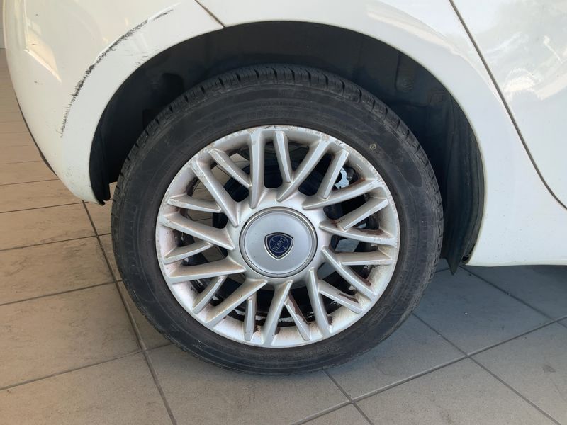 Lancia Ypsilon 1.2 Gold 2013 – снимка 9
