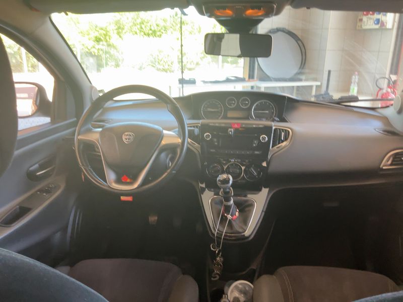 Lancia Ypsilon 1.2 Gold 2013 – снимка 17