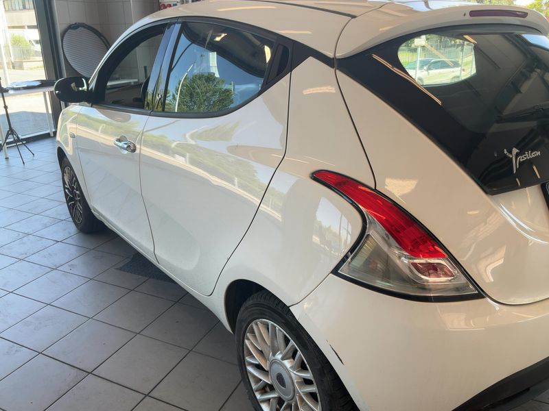 Lancia Ypsilon 1.2 Gold 2013 – снимка 6