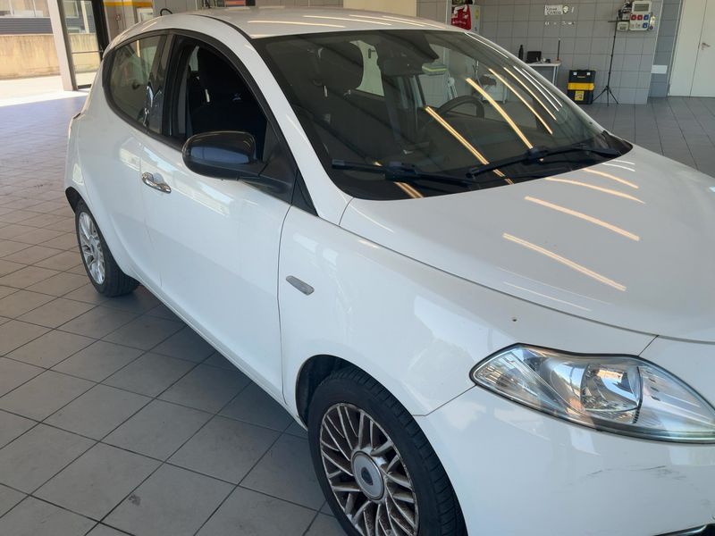 Lancia Ypsilon 1.2 Gold 2013 – снимка 12
