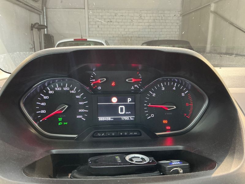 Peugeot Rifter 1.2 PureTech Allure L1 2019 – снимка 18