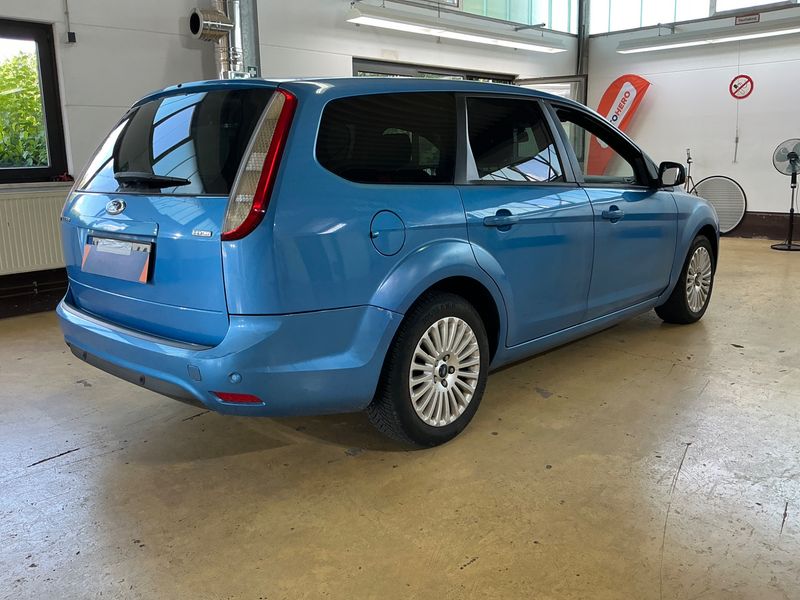 Ford Focus 2.0 TDCi Titanium 2010 – снимка 2