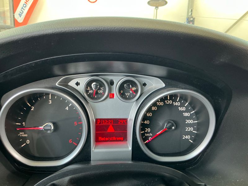 Ford Focus 2.0 TDCi Titanium 2010 – снимка 4