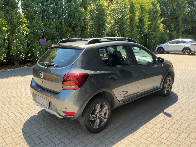 Dacia Sandero 1.5 dCi Stepway Celebration 2017 – снимка 8