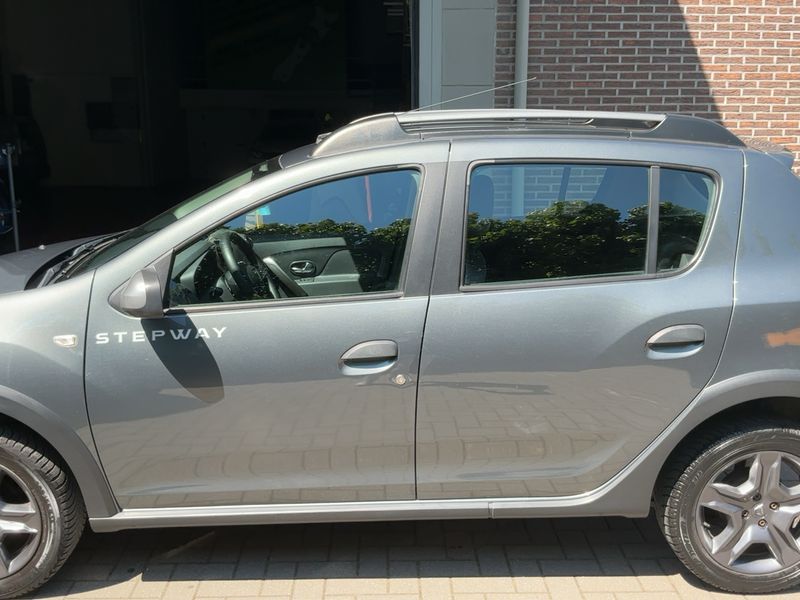 Dacia Sandero 1.5 dCi Stepway Celebration 2017 – снимка 4