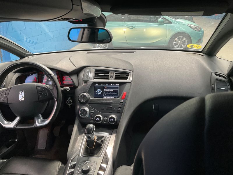 Citroen DS5 2.0 HDi Style 2015 – снимка 17