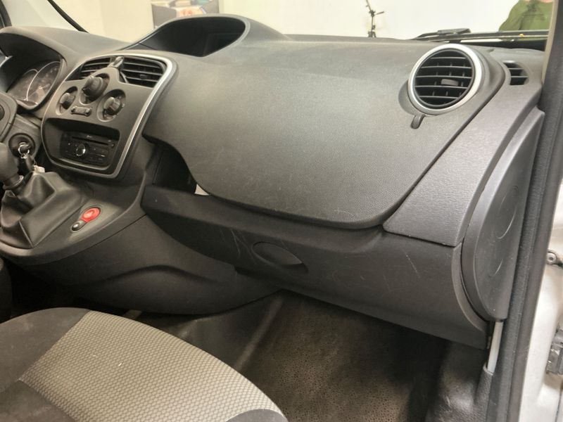 Renault Kangoo 1.5 BLUE dCi Express Extra Série Spéciale 2021 – снимка 25