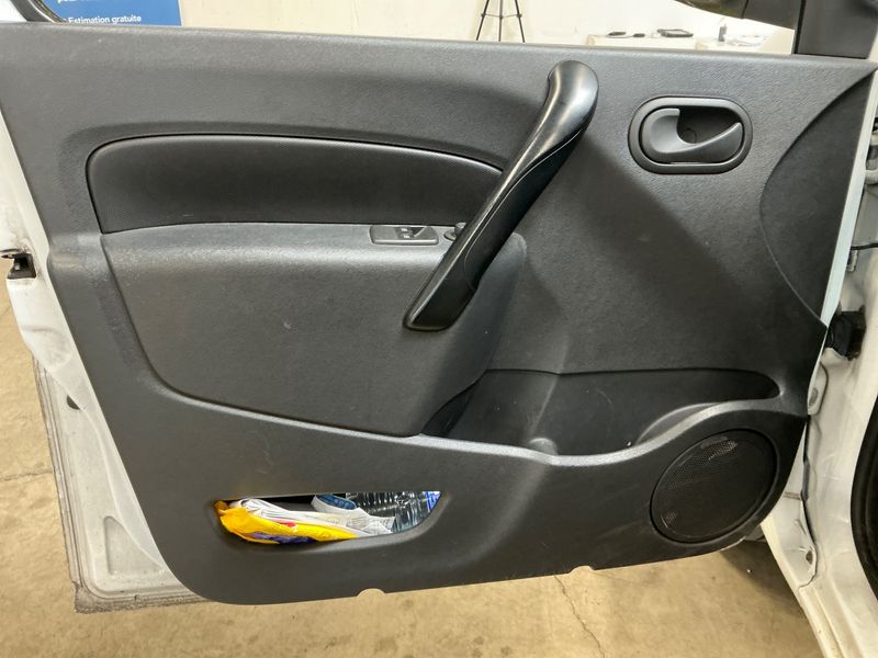 Renault Kangoo 1.5 BLUE dCi Express Extra Série Spéciale 2021 – снимка 24