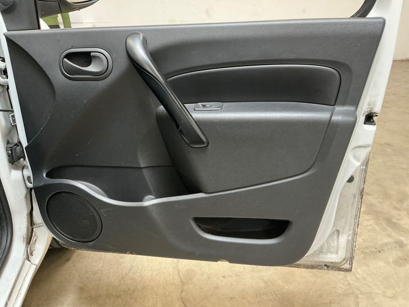Renault Kangoo 1.5 BLUE dCi Express Extra Série Spéciale 2021 – снимка 26
