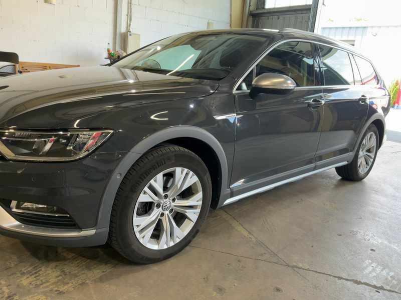 Volkswagen Passat Alltrack 2.0 TDI 4Motion BlueMotion Tech 2018 – снимка 2