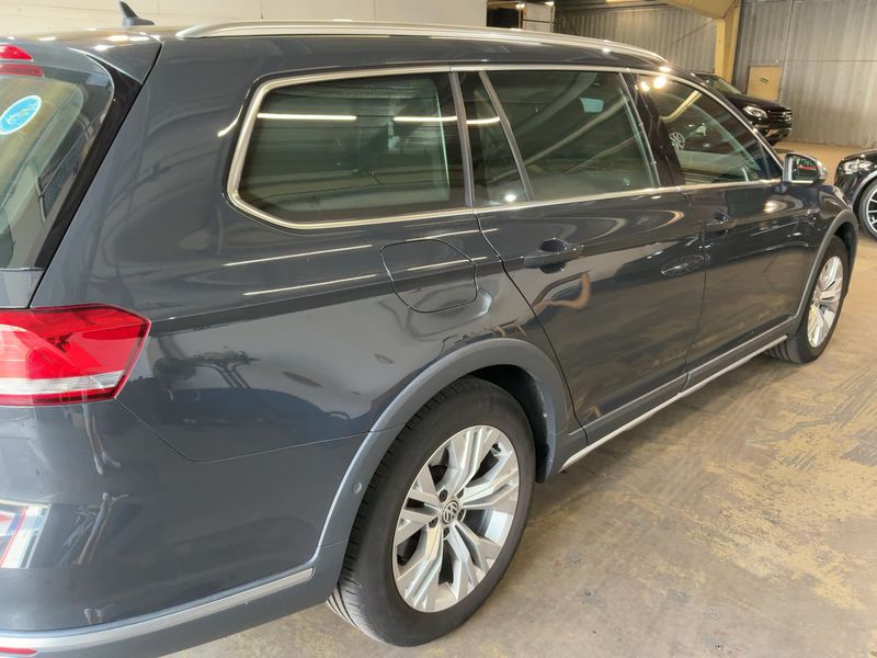 Volkswagen Passat Alltrack 2.0 TDI 4Motion BlueMotion Tech 2018 – снимка 8