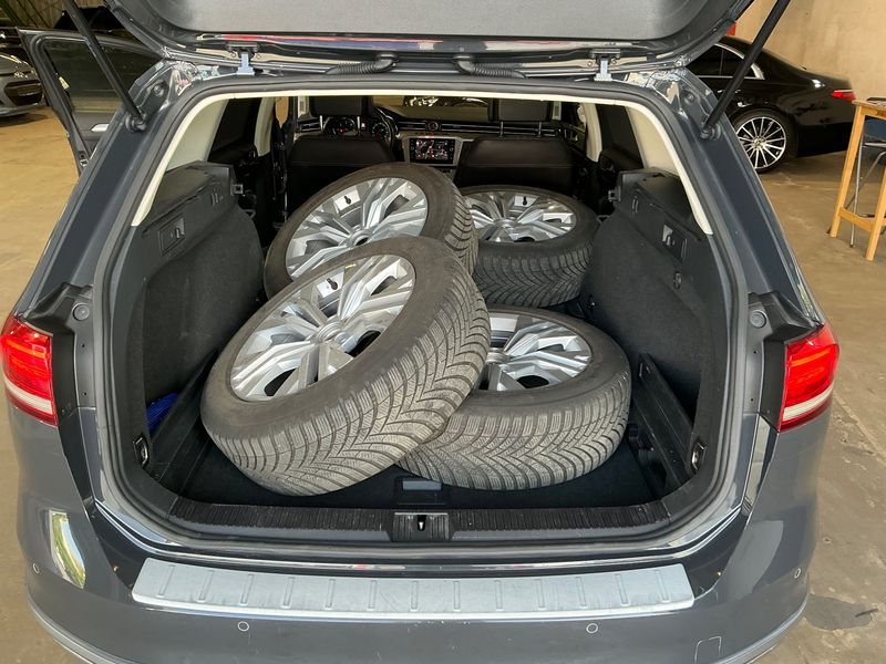Volkswagen Passat Alltrack 2.0 TDI 4Motion BlueMotion Tech 2018 – снимка 16