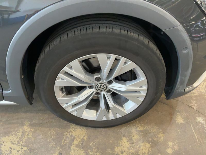 Volkswagen Passat Alltrack 2.0 TDI 4Motion BlueMotion Tech 2018 – снимка 11