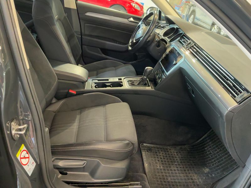 Volkswagen Passat Alltrack 2.0 TDI 4Motion BlueMotion Tech 2018 – снимка 17
