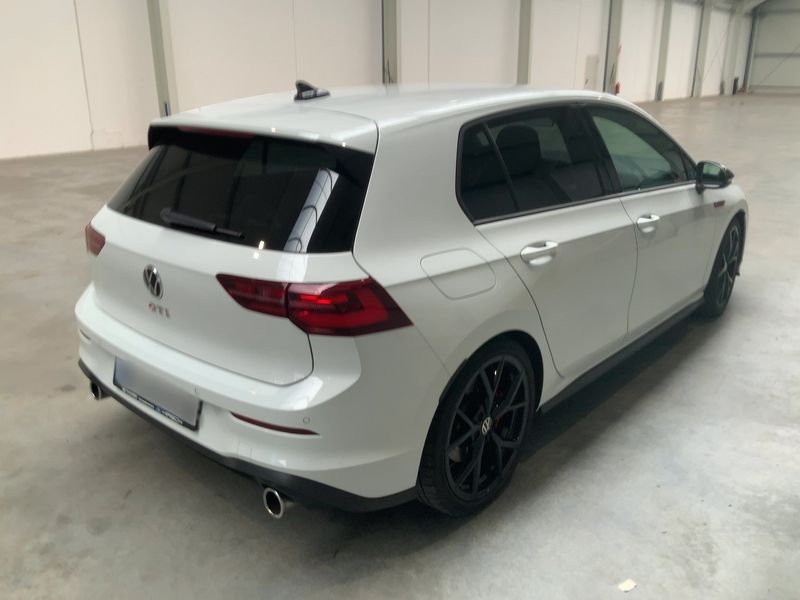 Volkswagen Golf VIII 2.0 TSI GTI 2023 – снимка 8