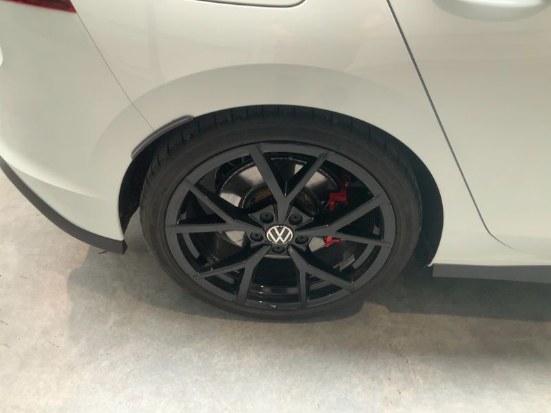 Volkswagen Golf VIII 2.0 TSI GTI 2023 – снимка 9