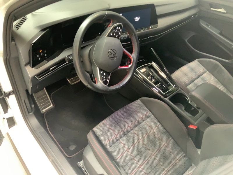 Volkswagen Golf VIII 2.0 TSI GTI 2023 – снимка 17