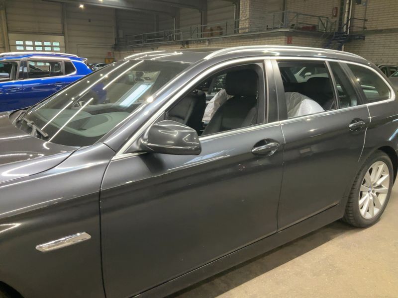 BMW 5er 530d 2011 – снимка на щета