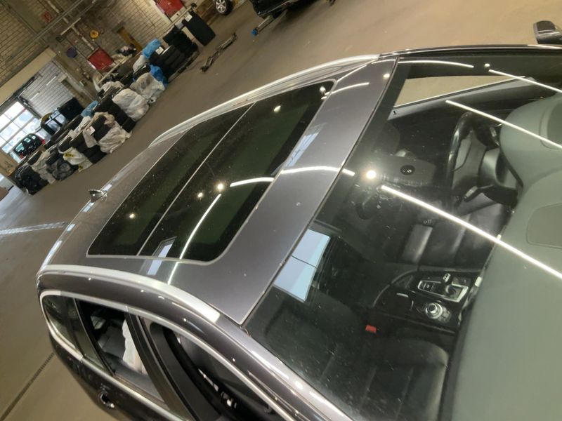 BMW 5er 530d 2011 – снимка на щета