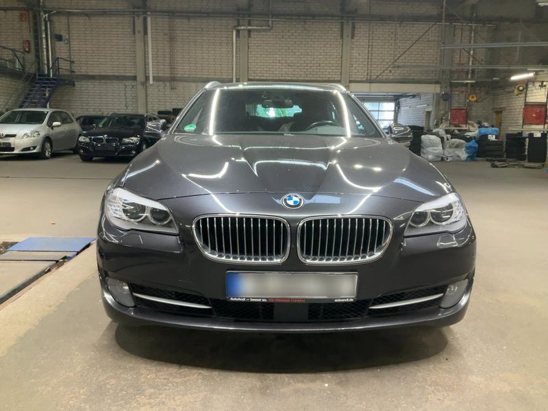 BMW 5er 530d 2011 – снимка на щета