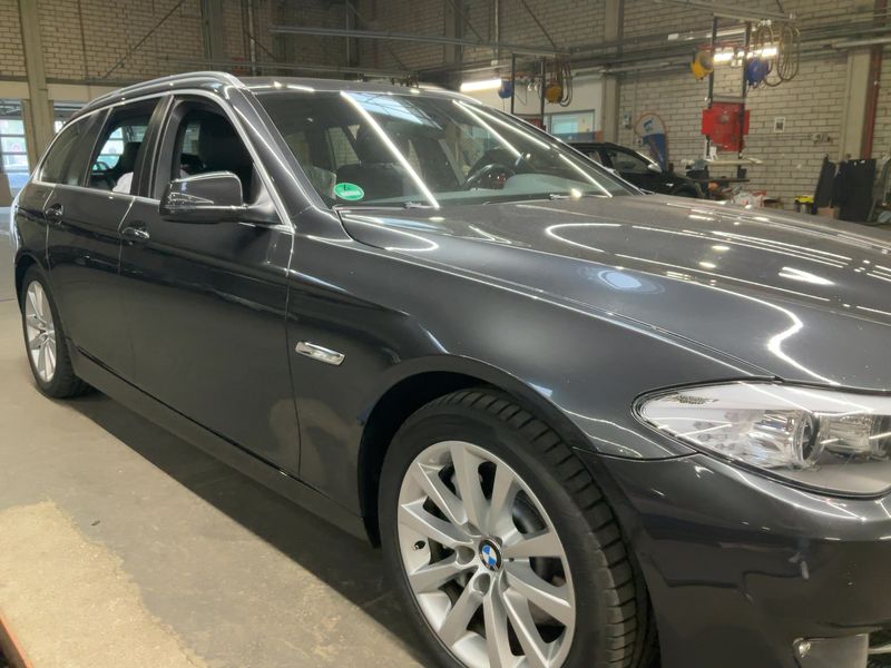 BMW 5er 530d 2011 – снимка на щета