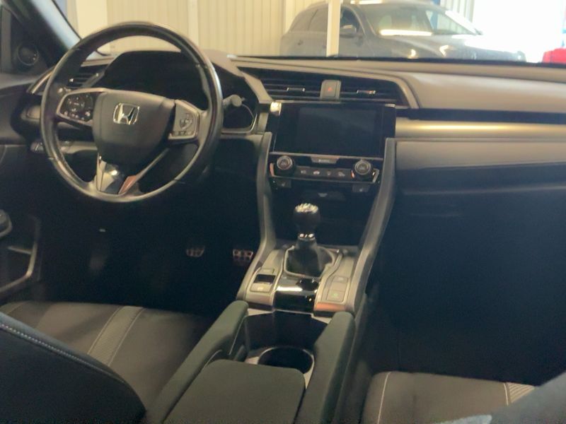 Honda Civic 1.0 VTEC Elegance 2019 – снимка 18