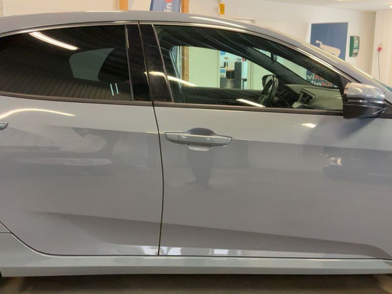 Honda Civic 1.0 VTEC Elegance 2019 – снимка 10