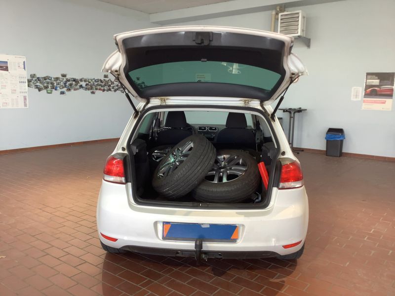 Volkswagen Golf VI 1.6 Trendline 2009 – снимка 16