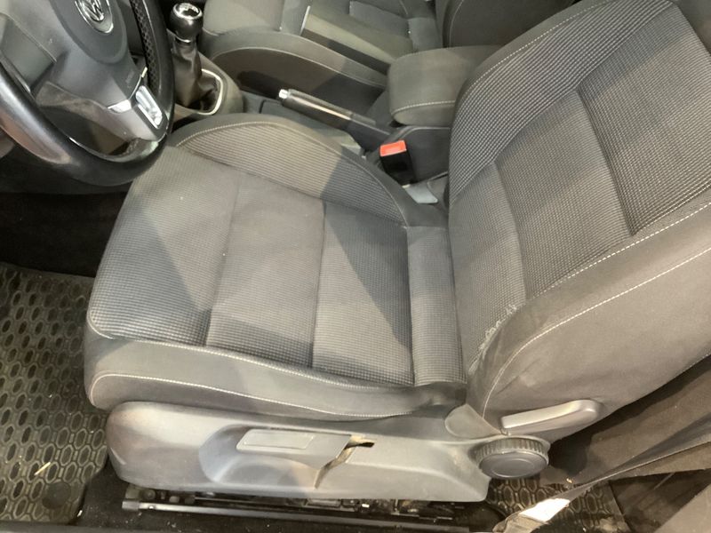 Volkswagen Golf VI 1.6 Trendline 2009 – снимка 32