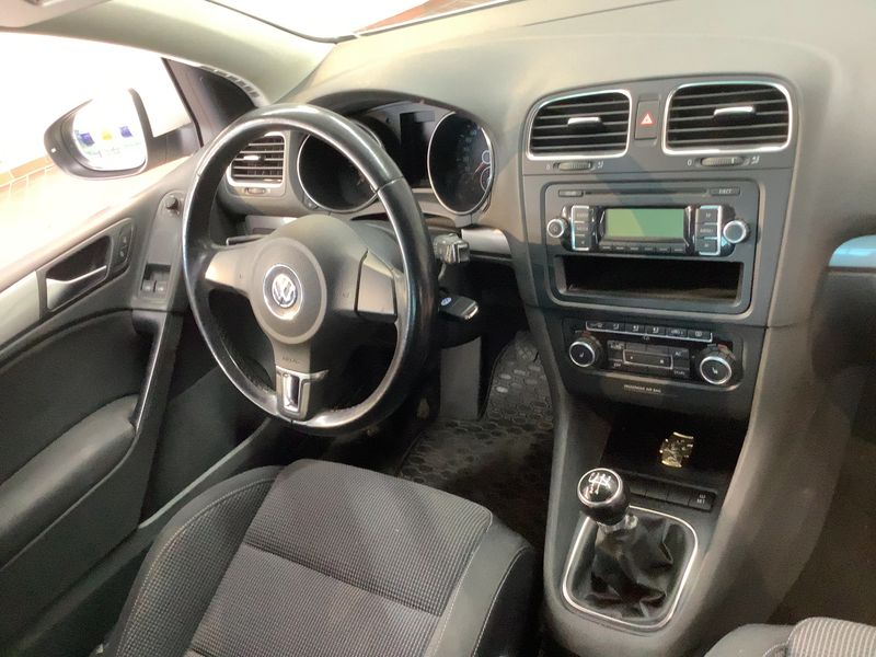 Volkswagen Golf VI 1.6 Trendline 2009 – снимка 18