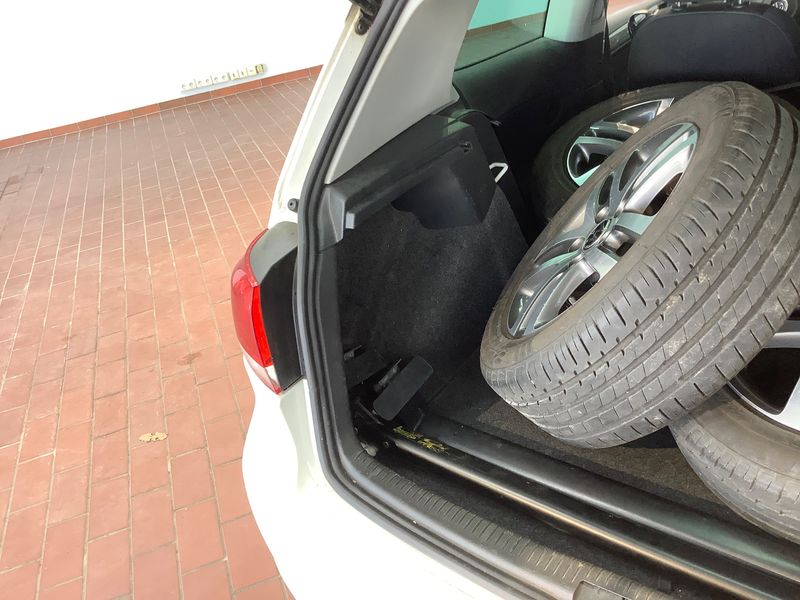Volkswagen Golf VI 1.6 Trendline 2009 – снимка 29