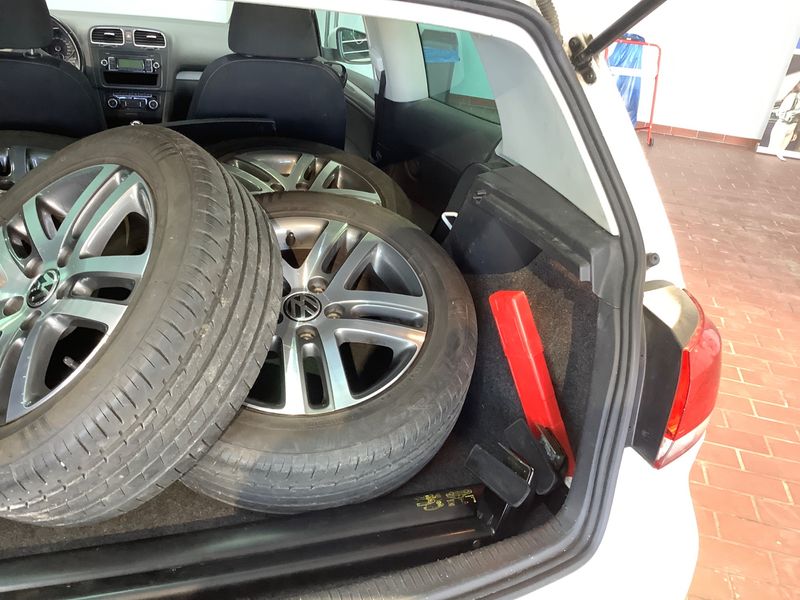 Volkswagen Golf VI 1.6 Trendline 2009 – снимка 30