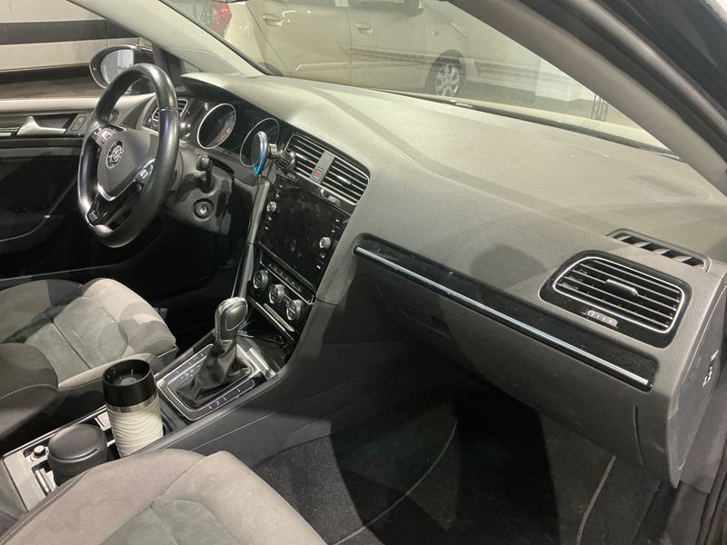 Volkswagen Golf VII 1.5 TSI ACT Highline BlueMotion Tech 2017 – снимка 25
