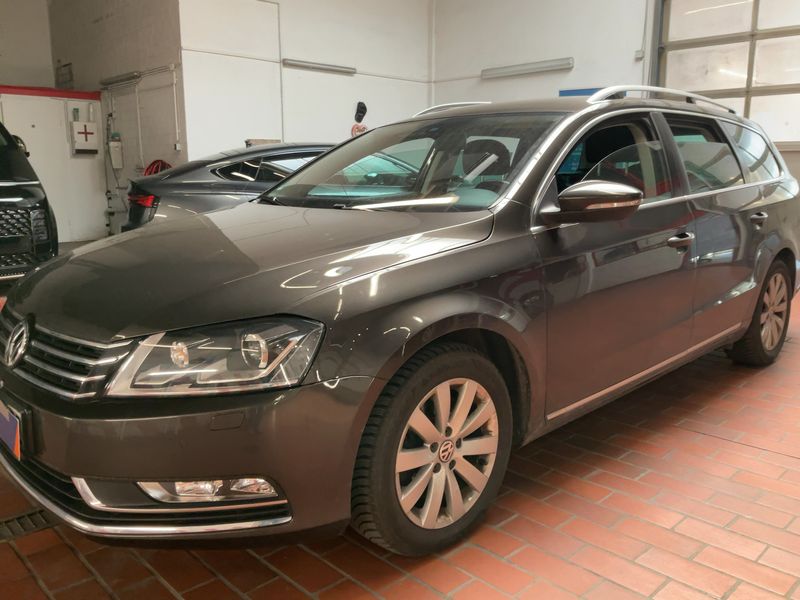 Volkswagen Passat 2.0 TDI Comfortline 4Motion BlueMotion Tech 2013 – снимка 2