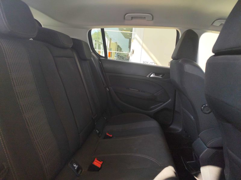 Peugeot 308 1.5 Blue-HDi Allure 2019 – снимка 14