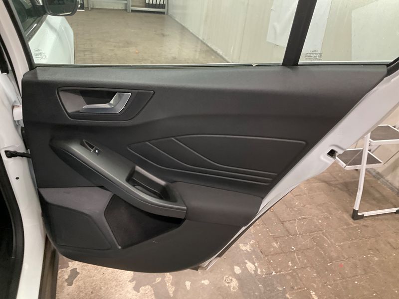 Ford Focus 1.5 TDCi EcoBlue Cool&Connect 2020 – снимка 32