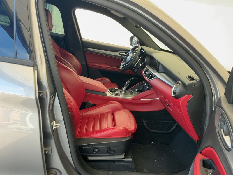 Alfa Romeo Stelvio 2.0 Turbo Executive Q4 2018 – снимка 16