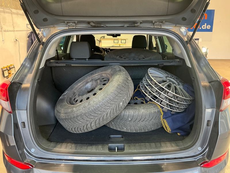 Hyundai Tucson 1.7 CRDi Classic blue 2WD 2018 – снимка 16