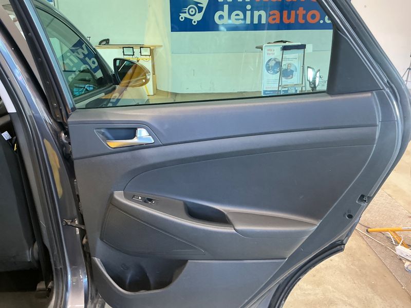 Hyundai Tucson 1.7 CRDi Classic blue 2WD 2018 – снимка 29