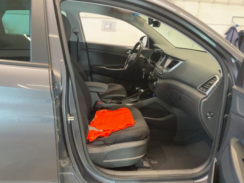 Hyundai Tucson 1.7 CRDi Classic blue 2WD 2018 – снимка 17