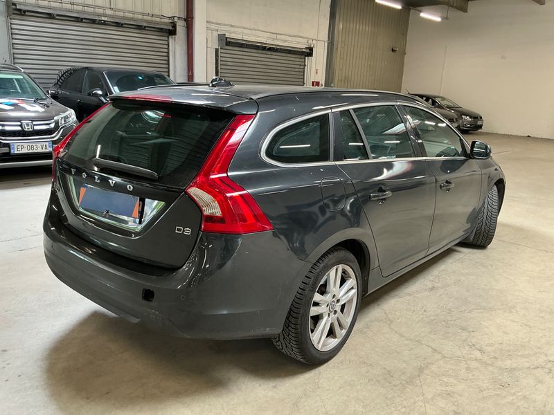 Volvo V60 2.0 D4 Momentum 2011 – снимка 2