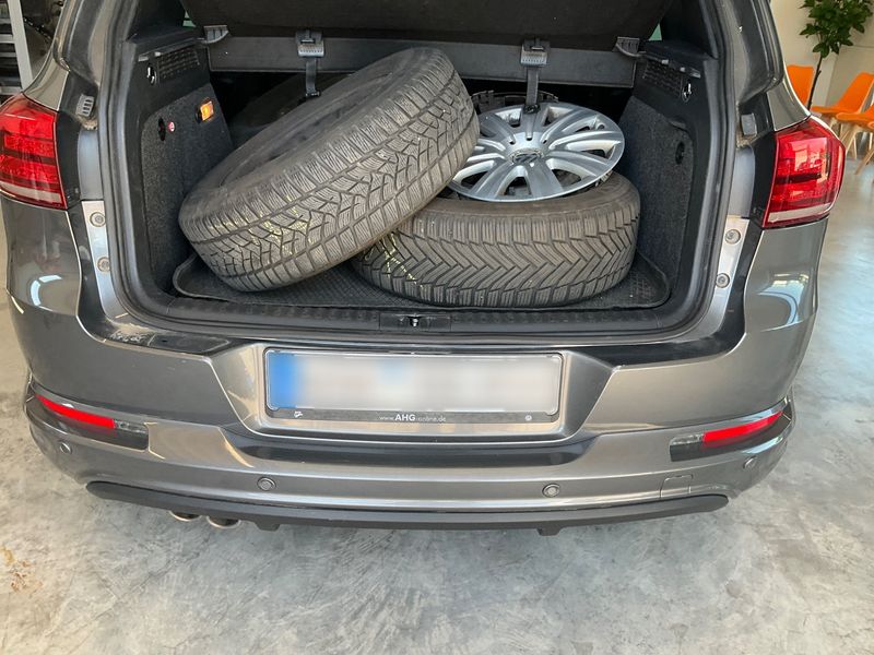 Volkswagen Tiguan 2.0 TDI CityScape 4Motion BlueMotion Tech 2015 – снимка 27